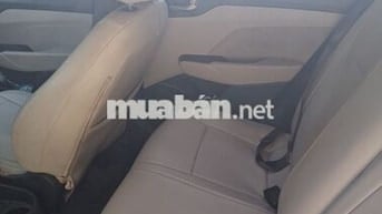 Hyundai Accent Trắng 5 chỗ
