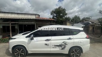 Mitsubishi Xpander Trắng