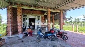 Nhà 3 phòng ngủ, gần 2  trường học, gần KCN. 1,4 tỷ TL