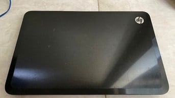 Laptop đã qua sử dụng, còn hoạt động tốt