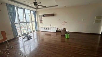 Chính chủ cho thuê căn hộ chung cư 3 ngủ vừa ở vừa làm văn phòng