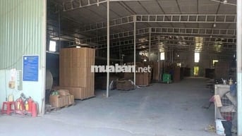 Xưởng Tân Uyên 1100m/35tr có 3 pha sx