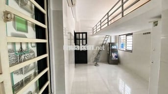 Chính chủ cho thuê căn góc 2 cửa sổ - gần chợ - Gò Vấp - SG