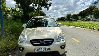Kia Carens 2.0 full AT Vàng cát Tự động