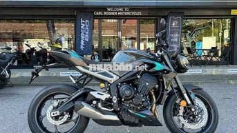 Triumph Street Triple 765 RS 2026 Đen