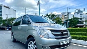 Hyundai Starex 2011 8 chỗ Bạc