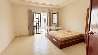 phòng ban công thoáng rộng rãi kdc gia hoà gần ql50 bx q8 ueh