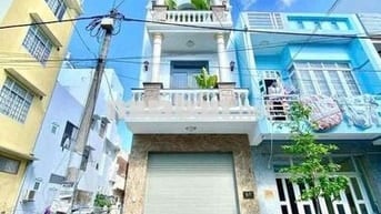 Nhà 2 lầu 4pn có nội thất KDC 91B
