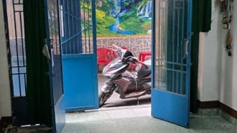 Cho thuê nhà nguyên căn hẻm 1054 CMT8 F4 QTB