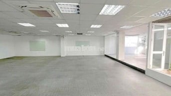 Cho thuê VP Út Tịch 210m2 sàn suốt đầy đủ ánh sáng tự nhiên