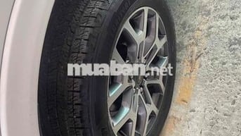 Ford Everest Titanium 1 Cầu 2022 33000 km Trắng