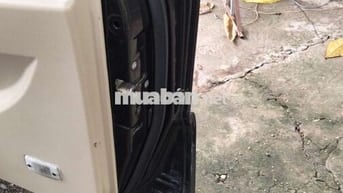 Isuzu 2008 màu nho