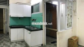 Cho thuê chung cư thang bộ lầu 2, đường bàu cát 7, 32m2
