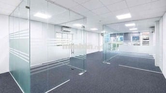 VĂN PHÒNG 80m2 MT CMT8 Q3 - NGĂN SẴN PHÒNG