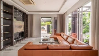 Cho thuê biệt thự Thảo Điền, 10x20m, 3 tầng, 5PN, sân vườn đẹp