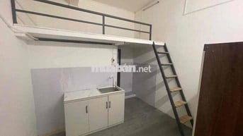 cho thuê căn hộ gác full nội thất: máy lạnh, tủ lạnh, tủ quần ao