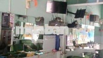 Cần sang tiệm hớt tóc Nam máy lạnh.