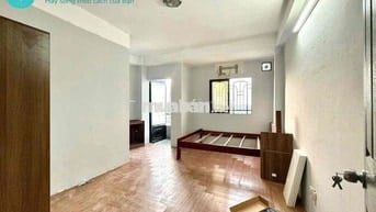 PHÒNG BAN CÔNG CỬA SỔ TRỜI FULL NỘI THẤT NGAY TỈNH LỘ 10