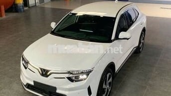 VinFast VF8 ECO AWD 2025 Trắng Điện 10km