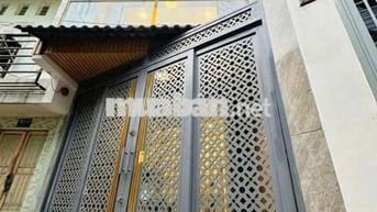 Nhà phố trệt 2 lầu. Có 3PN 3WC. Ngay trung tâm Q4. Hỗ trợ bank