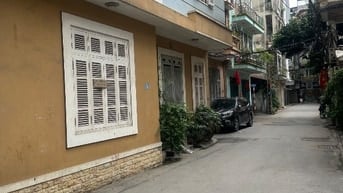 Cho thuê nhà riêng 50m2 x 5 tầng Nguyễn Hoàng Tôn. LH: 084.359.2865