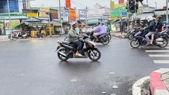 Cho thuê hơn 100m mặt tền 1000m đến 2200m  ngã 4 Song Hành -Hóc Môn