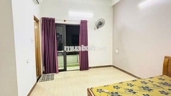 Phòng trọ 22m2, có điều hòa Inverter, bình nước nóng, quạt, giường