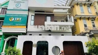 Cho thuê gấp biệt thự góc 2MT 36A Chế Lan Viên, P.Tây Thạnh, Q.TânPhú 