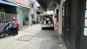 Nhà hẻm 4m sát HXH đậu 1/ CMT8. 3,2mx12,2m. T+Lg+L+ST BT(3PN).Giá 6 tỷ