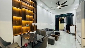 Bán nhà riêng Cầu Giấy 5T 39m2 full nội thất, sổ đỏ chính chủ