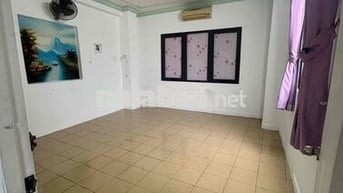 Phòng trọ 30m2 đường Nguyễn Tất Thành Q4