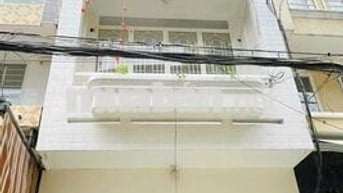 nhà đúc 3 tấm 3 phòng ngủ đang làm mới đẹp hơn 