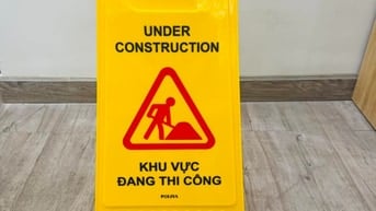 cung cấp biển báo chữ A, biển báo sàn ướt, biển đang sữa chữa.