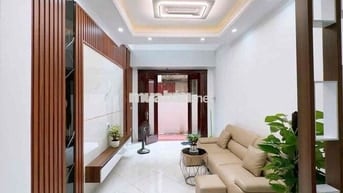 Nhà đẹp ở ngay, full nội thất, 35m, 6 tầng, Thái Thịnh, Yên Lãng
