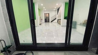 CHO THUÊ NHÀ 11TR, 3 LẦU, 3PN HẺM 51 THỐNG NHẤT