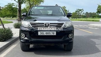 Toyota Fortuner 2.7V 4x4 2015 Đen 13 vạn km