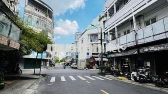 MẶT TIỀN QUẬN 5 - KHU HIẾM NHÀ BÁN - 71M2 - SỔ VUÔNG A4 - CHỈ 8.X TỶ.