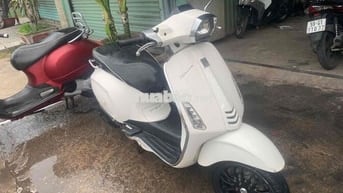 Piaggio Vespa Sprint Trắng