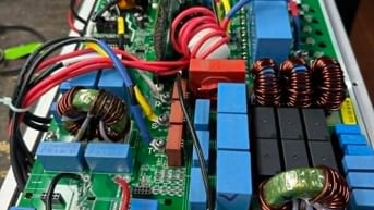 Sửa biến tần năng lượng mặt trời
