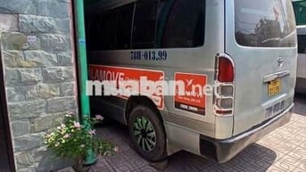 tôi bán chiếc xe Toyota 6 chỗ ngồi