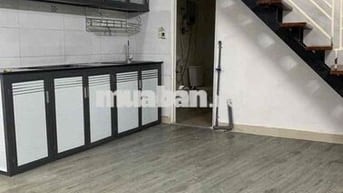 Cho thuê nhà nguyên căn 4pn Đường Nguyễn Tri Phương Quận 10