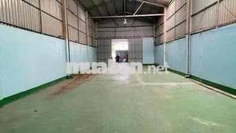 Cho thuê kho 250m2 Trần cao trống suốt—Đg xe tải vu