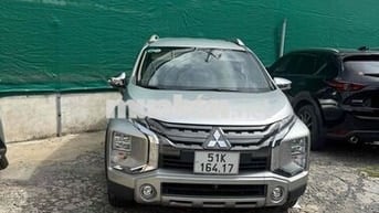 Mitsubishi Xpander 2022 Xám bạc 7 chỗ
