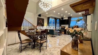 Cho thuê Penthouse Star Hill - sân vườn to- 242m2 - Nhà đẹp -61 tr/ th