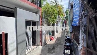 Bán Nhà 2 Tầng gần Siêu Thị Coopmart, ra Biển 3’ đi xe. Giá: 2tỷ990tr