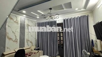 Nhà gần Emart Phan Huy Ích nở hậu