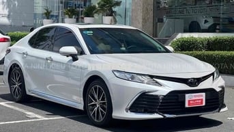 Toyota Camry 2.0Q 2021 Trắng 30.000 km