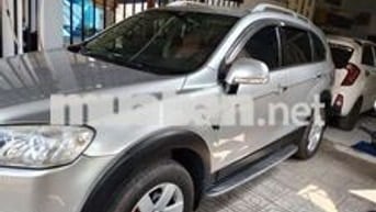 Chevrolet Captiva 7 chỗ màu Bạc