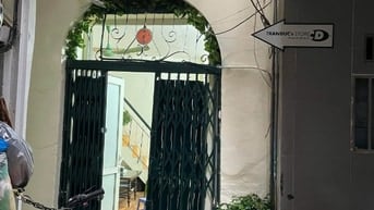 Bán nhà 2 tầng cũ DT 53m tiện ở ,KD căn hộ, onl phố Hàng Bài 500m Hồ G