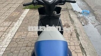 Yamaha Luvias Xanh Tự động